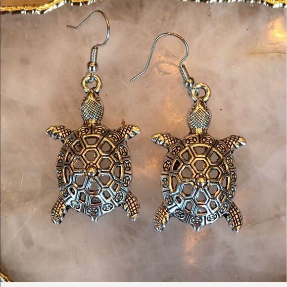 ADORABLE SILVER Plated Turtle Earrings! - Picture 15 of 16